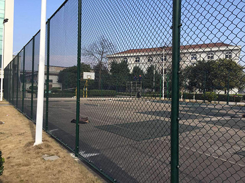 篮球场围网如何安装